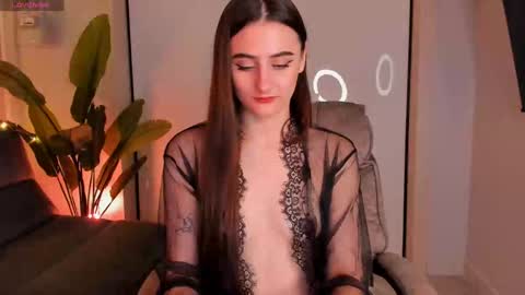 Snapshot of helena_lorente chatting on 12-20-24, 08:45 Helen online show from 12-20-24, 08:45