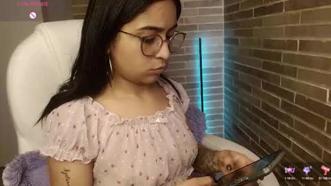 Snapshot of helenacyruss666 chatting on 02-12-26, 07:31 Only 18 cyrus online show from 02-12-26, 07:31