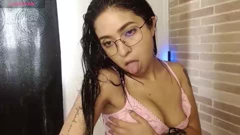 Snapshot of helenacyruss666 chatting on 03-02-26, 08:04 Only 18 cyrus online show from 03-02-26, 08:04