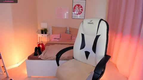 Snapshot of helenaregal chatting on 11-15-25, 09:50 Helena online show from 11-15-25, 09:50