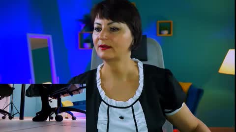 helenbeler online show from 11-30-25, 05:33