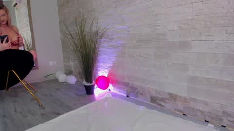 Helen online show from 03-13-26, 06:20