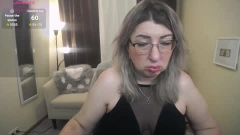 helenenigma online show from 11-20-25, 07:46