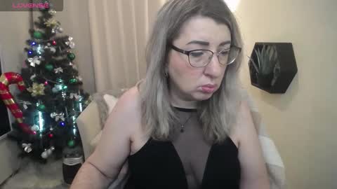 Snapshot of helenenigma chatting on 12-20-25, 07:32 helenenigma online show from 12-20-25, 07:32