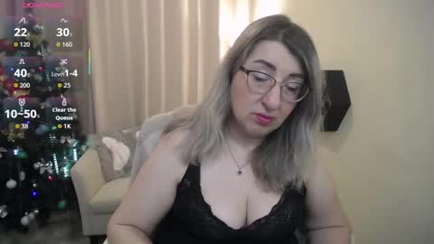 Snapshot of helenenigma chatting on 12-22-25, 07:33 helenenigma online show from 12-22-25, 07:33