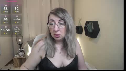 Snapshot of helenenigma chatting on 02-26-26, 07:35 helenenigma online show from 02-26-26, 07:35