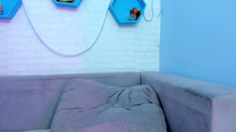    online show from 02-12-25, 06:09