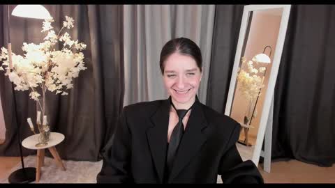 Helen online show from 02-26-25, 05:53
