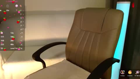 Snapshot of helenxlove chatting on 11-12-25, 05:24 HelenXLove online show from 11-12-25, 05:24