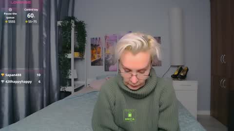 Snapshot of helgahimmele chatting on 12-18-24, 02:21 Helga online show from 12-18-24, 02:21