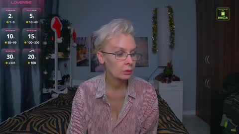 Snapshot of helgahimmele chatting on 12-25-24, 03:49 Helga online show from 12-25-24, 03:49
