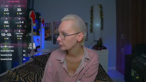 Snapshot of helgahimmele chatting on 12-25-24, 07:02 Helga online show from 12-25-24, 07:02