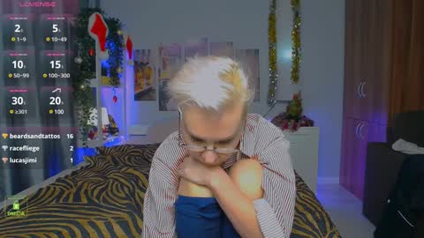 Snapshot of helgahimmele chatting on 12-27-24, 02:25 Helga online show from 12-27-24, 02:25