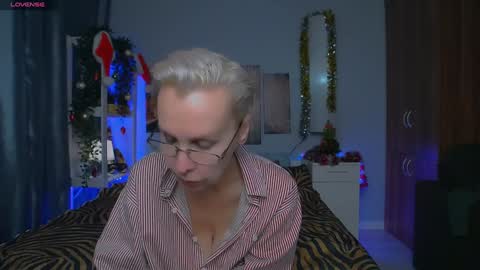 Snapshot of helgahimmele chatting on 01-05-25, 11:12 Helga online show from 01-05-25, 11:12