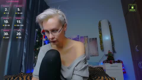 Snapshot of helgahimmele chatting on 01-10-25, 10:57 Helga online show from 01-10-25, 10:57