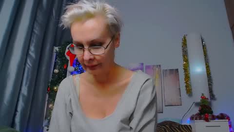 Snapshot of helgahimmele chatting on 01-13-25, 01:34 Helga online show from 01-13-25, 01:34