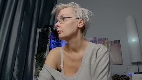 Snapshot of helgahimmele chatting on 01-21-25, 12:46 Helga online show from 01-21-25, 12:46