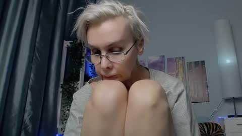Snapshot of helgahimmele chatting on 01-21-25, 03:48 Helga online show from 01-21-25, 03:48