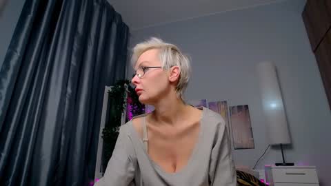 Snapshot of helgahimmele chatting on 02-08-25, 04:14 Helga online show from 02-08-25, 04:14
