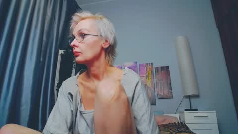 Snapshot of helgahimmele chatting on 03-12-25, 11:54 Helga online show from 03-12-25, 11:54
