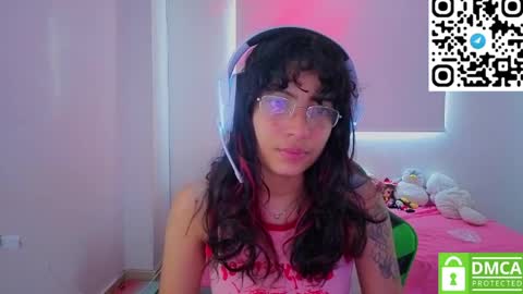 Helia Transfem and Amy online show from 04-01-26, 01:12