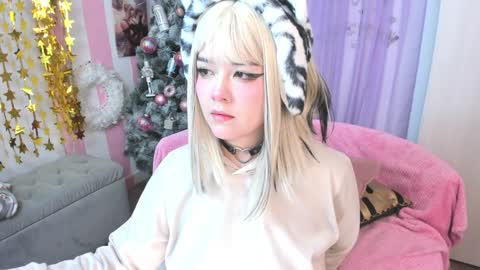 Laura online show from 12-11-24, 02:09