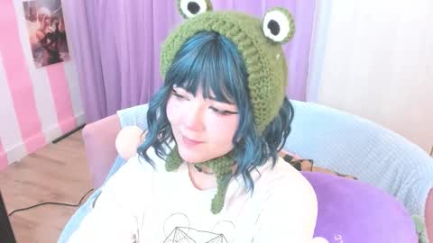 Laura online show from 10-18-25, 05:43