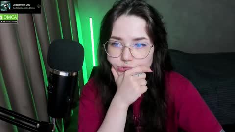 Red online show from 03-09-25, 06:43