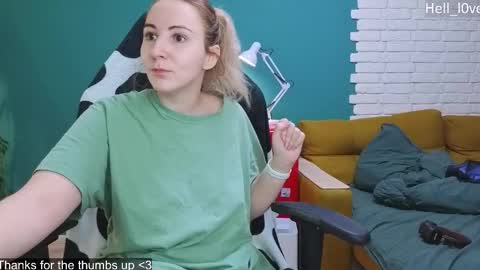 Snapshot of hell_l0ve chatting on 11-19-25, 11:10 Anastasiia online show from 11-19-25, 11:10