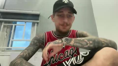 Snapshot of hellacozy chatting on 10-25-25, 10:23 hellacozy online show from 10-25-25, 10:23