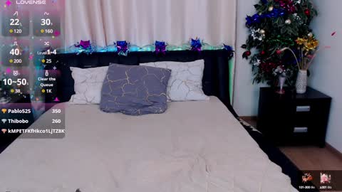 Snapshot of hellajene chatting on 12-27-24, 10:48 Hella online show from 12-27-24, 10:48