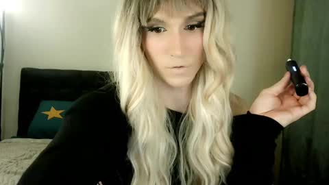 Snapshot of hellenspellman chatting on 03-04-25, 10:27 Helen Spellman online show from 03-04-25, 10:27