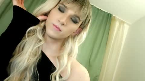 Snapshot of hellenspellman chatting on 03-06-25, 12:54 Helen Spellman online show from 03-06-25, 12:54