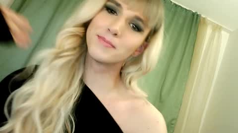 Snapshot of hellenspellman chatting on 03-06-25, 04:30 Helen Spellman online show from 03-06-25, 04:30