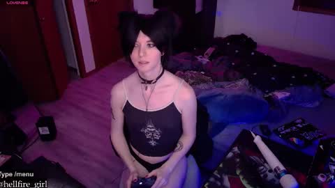 Snapshot of hellfire_girl chatting on 02-28-26, 03:29 Hayley online show from 02-28-26, 03:29