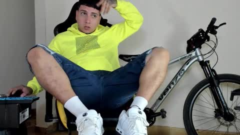 Snapshot of hellstar_team chatting on 10-20-25, 08:04 Star and Andy online show from 10-20-25, 08:04