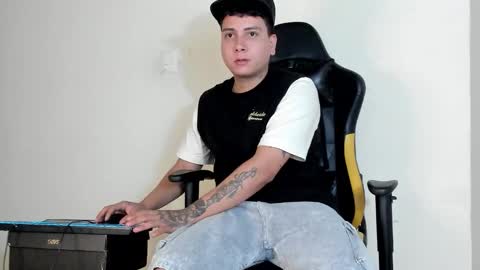 Snapshot of hellstar_team chatting on 11-16-25, 08:42 Star and Andy online show from 11-16-25, 08:42