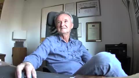 helmut227 online show from 11-07-25, 02:17