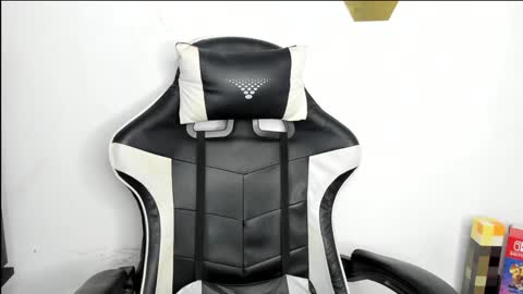 heluehorny13 online show from 12-29-24, 07:50