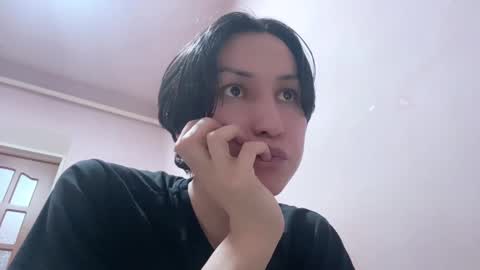 Snapshot of hencamx chatting on 02-05-25, 06:59 Eva online show from 02-05-25, 06:59