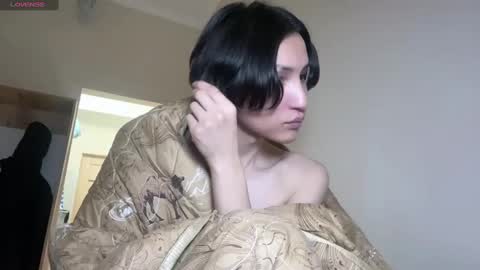 Snapshot of hencamx chatting on 02-18-25, 05:31 Eva online show from 02-18-25, 05:31