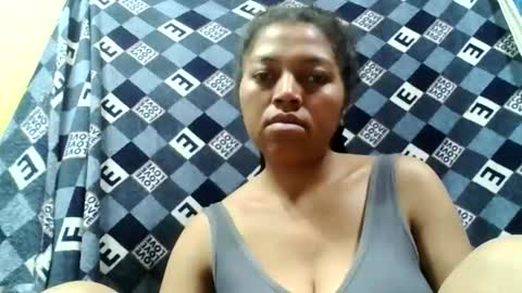 Snapshot of henitsaldy chatting on 09-10-25, 06:46 henitsaldy online show from 09-10-25, 06:46