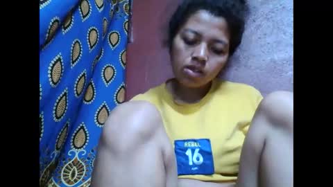 Snapshot of henitsaldy chatting on 10-10-25, 06:56 henitsaldy online show from 10-10-25, 06:56