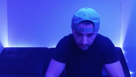 HENNIDRIP online show from 01-12-26, 04:29