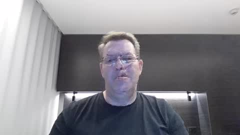 henrikrp1971 online show from 01-02-25, 09:07