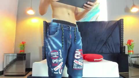 Snapshot of henry_green2 chatting on 02-28-26, 07:48 Henry online show from 02-28-26, 07:48