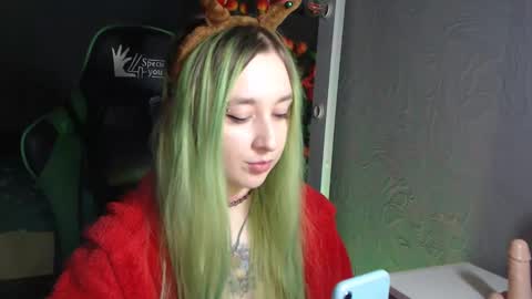 Snapshot of hentaishiing chatting on 12-27-24, 08:07 Hentaishiing online show from 12-27-24, 08:07