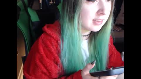 Snapshot of hentaishiing chatting on 10-21-25, 06:19 Hentaishiing online show from 10-21-25, 06:19