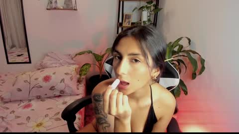 Hello I am Valentina independent Colombian model I love sensuality and pleasure welcome online show from 02-01-25, 01:34