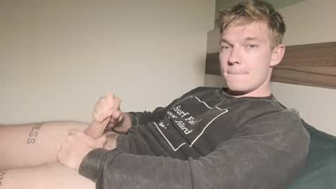 Snapshot of hercules__ chatting on 07-11-26, 06:54 Gregblonde Alextattoo online show from 07-11-26, 06:54